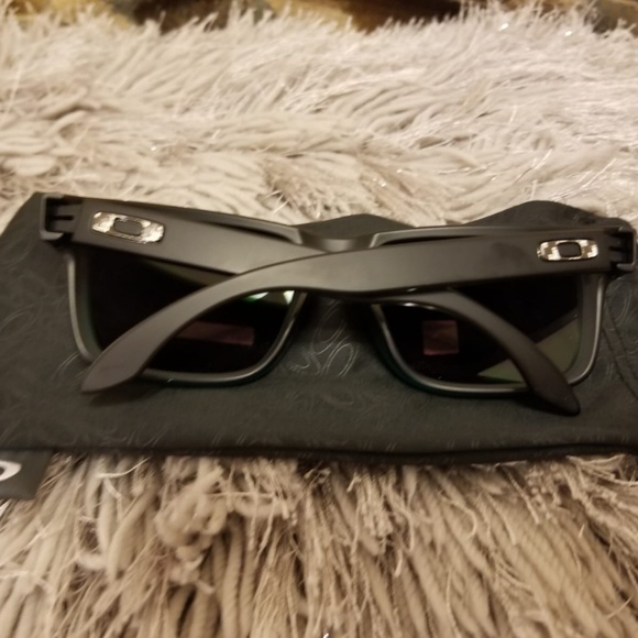 Oakley sun glasses. - Picture 2 of 2